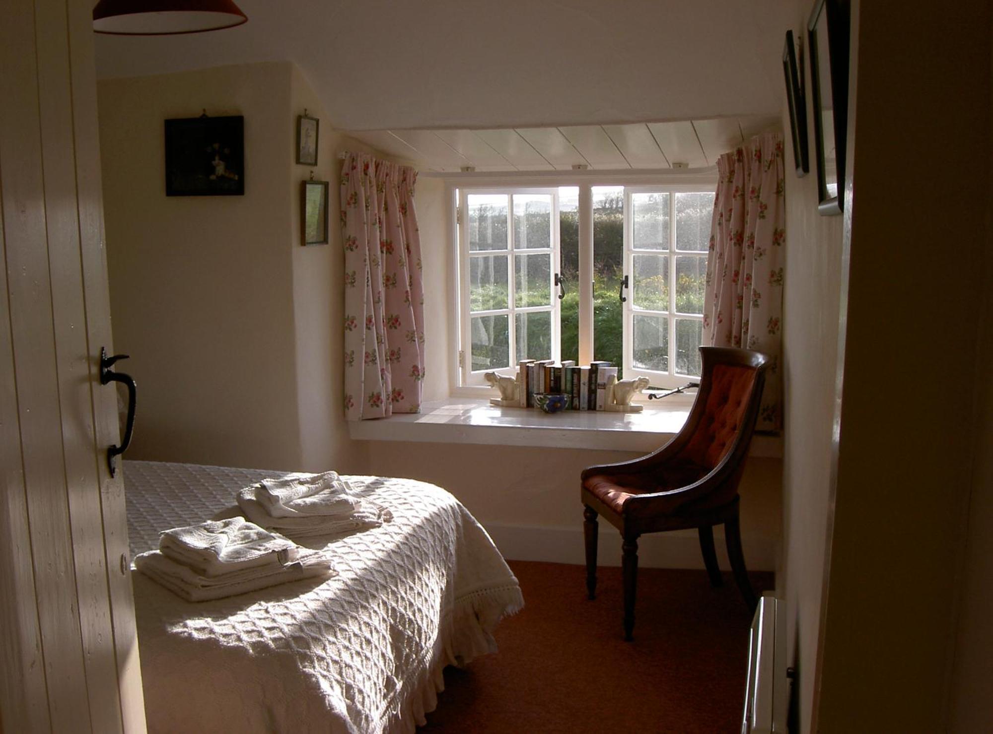 Lower Tresmorn Farmhouse Crackington Haven Exterior photo